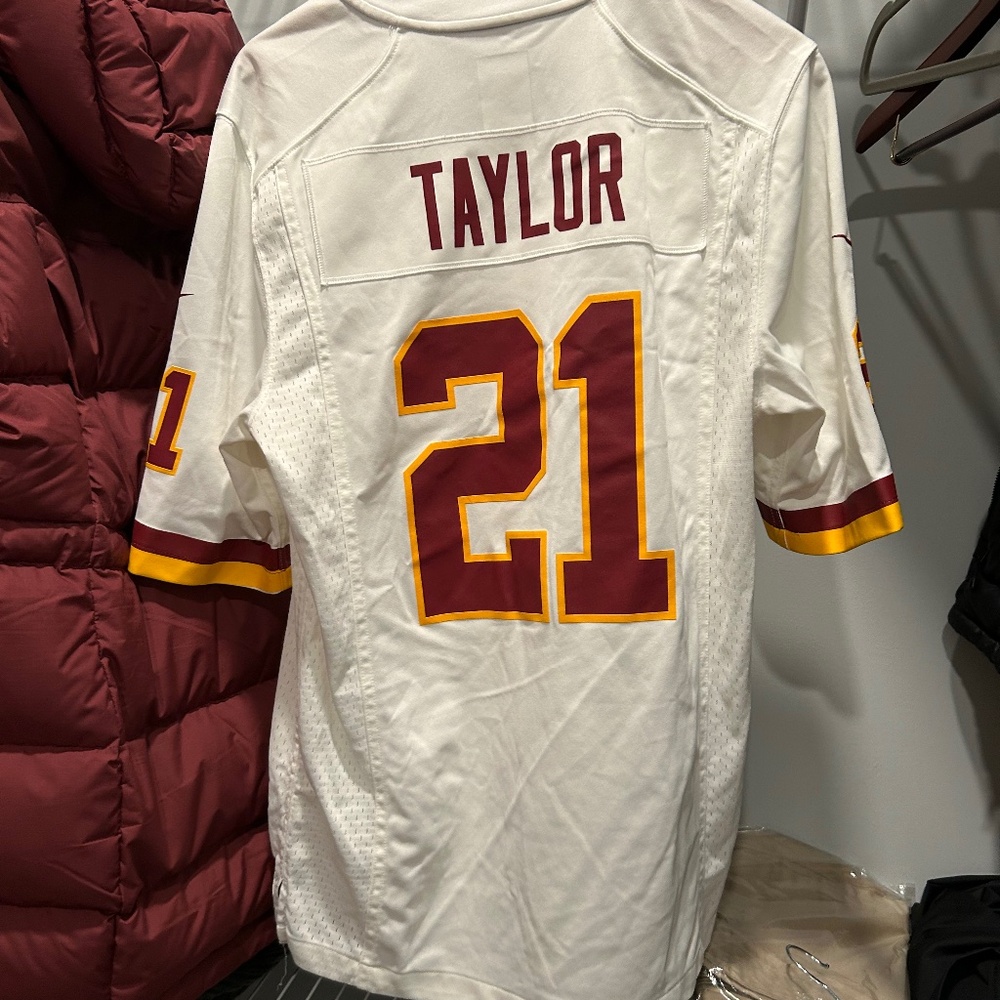 Redskins Taylor jersey small